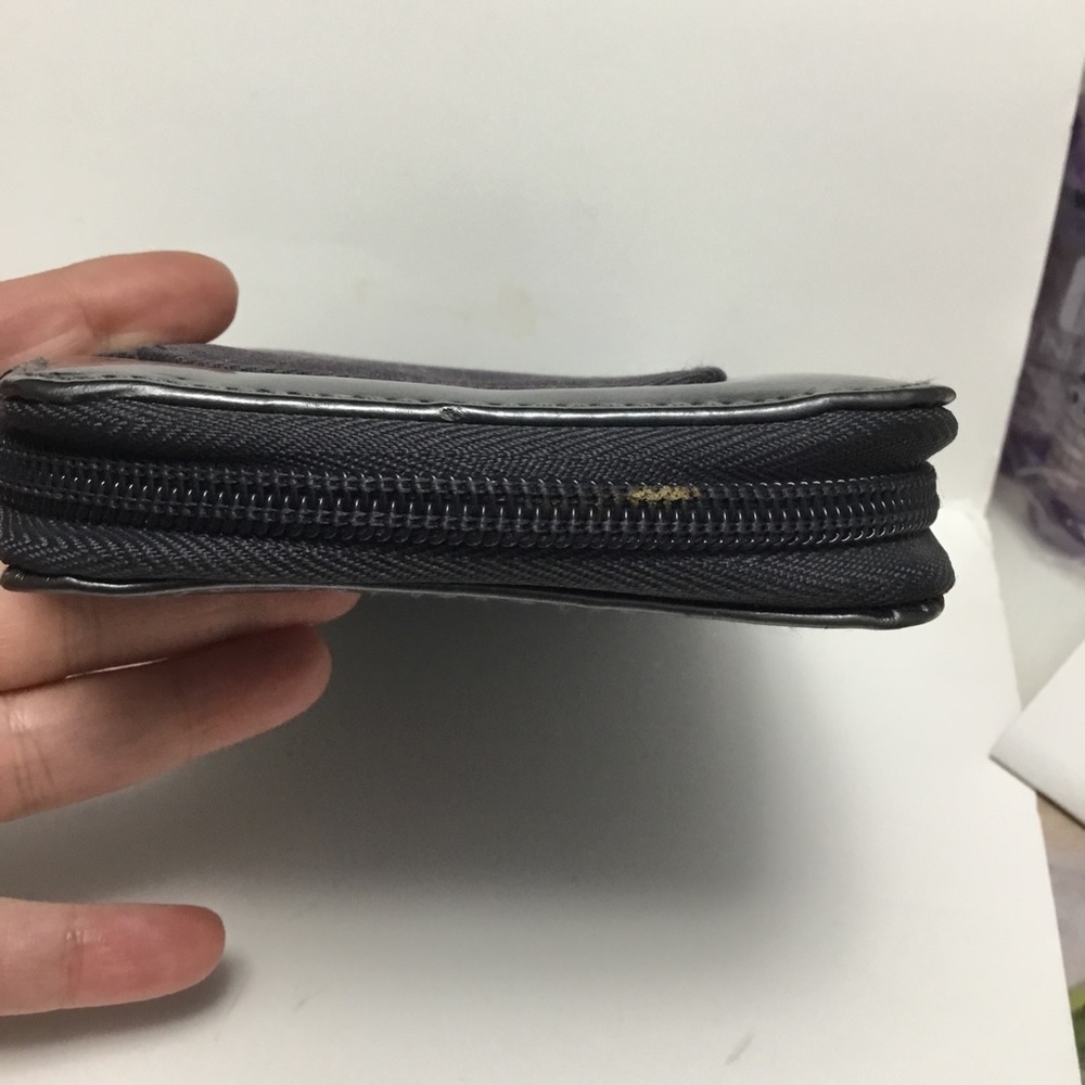 Guerlain Wallet - Picture 12 of 16